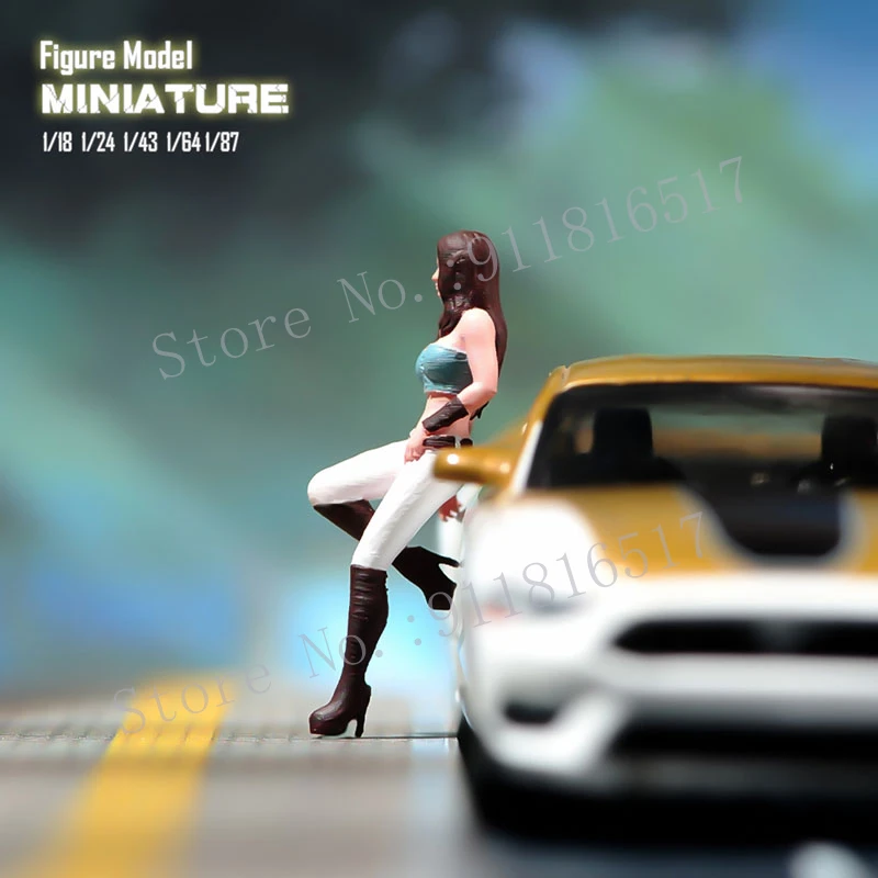 Miniatures 1/87 1/64 1/43 1/24 1/18 The Girl Leaning on The Car Figure Street Scene Sand Table Photography Model Toy for Cars