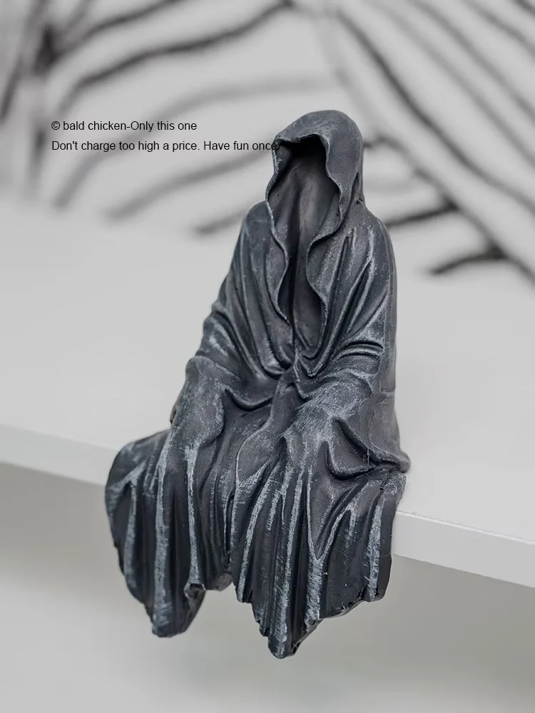 بالملل، وضعه رجلًا باللون الأسود على سطح المكتب لزيادة الغموض! الحلي عرض سلسلة الظلام الإبداعية