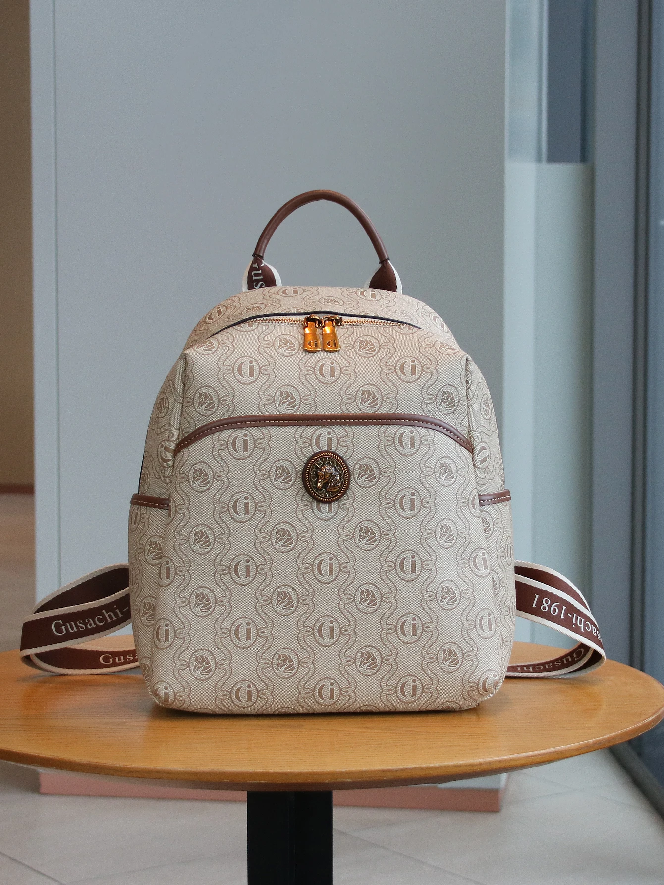 

2025 new ladies' fashion backpack high-quality soft leather niche design letter printing Joker backpack large-capacity light com