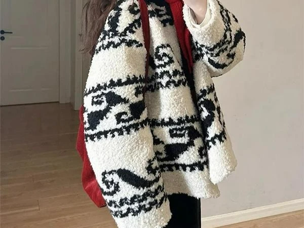 2025 Autumn and Winter New High-end Lamb Wool Short Jacket Warm Hooded Top