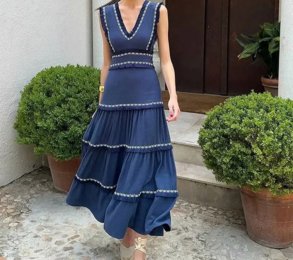 

Summer New Product: Casual Women's Fashion V-neck Sleeveless Waist Collection with Tassel Decoration Dress