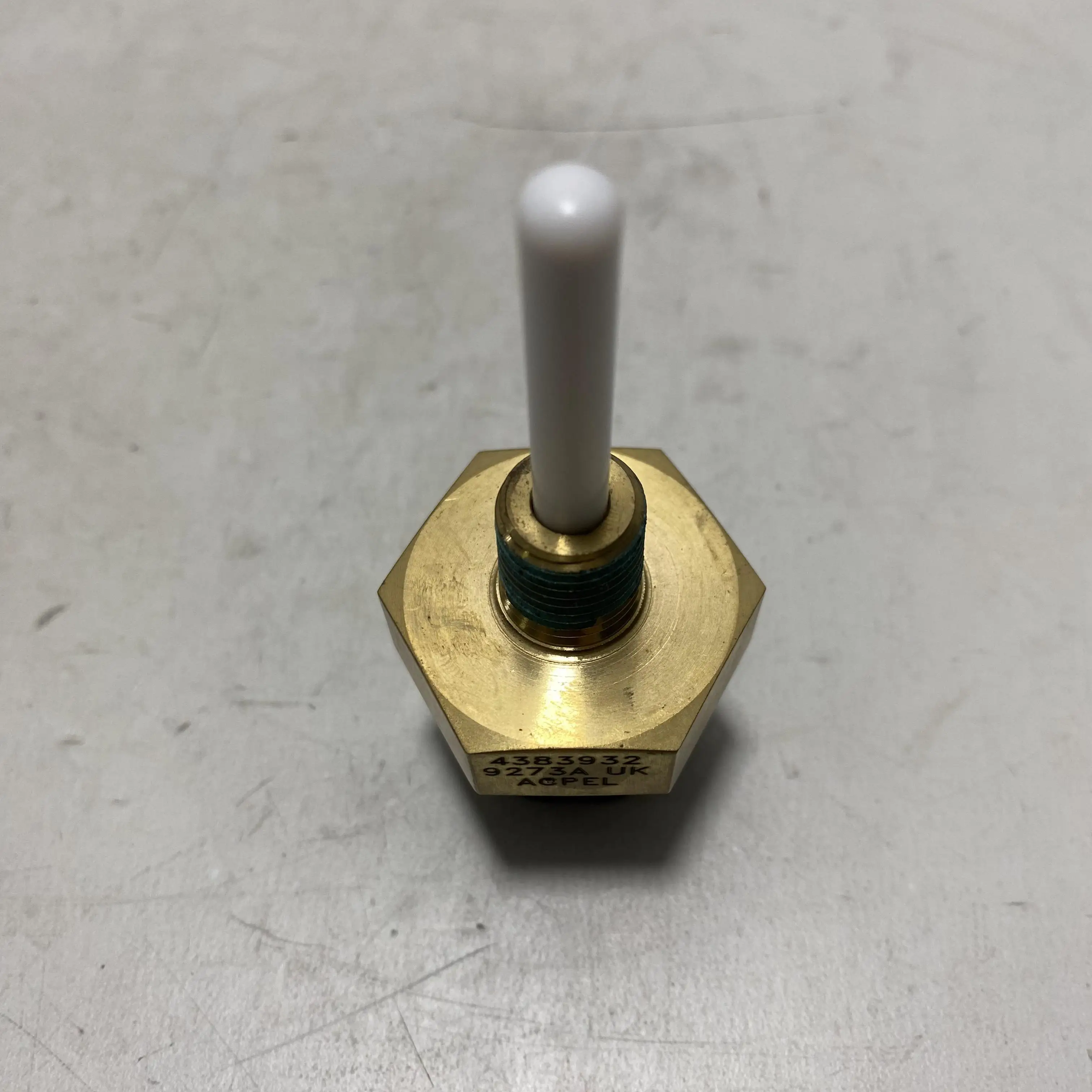 Original Cummins   Engine 4903489 Cummins  X15   Fluid Level 4383932 Switch Sensor