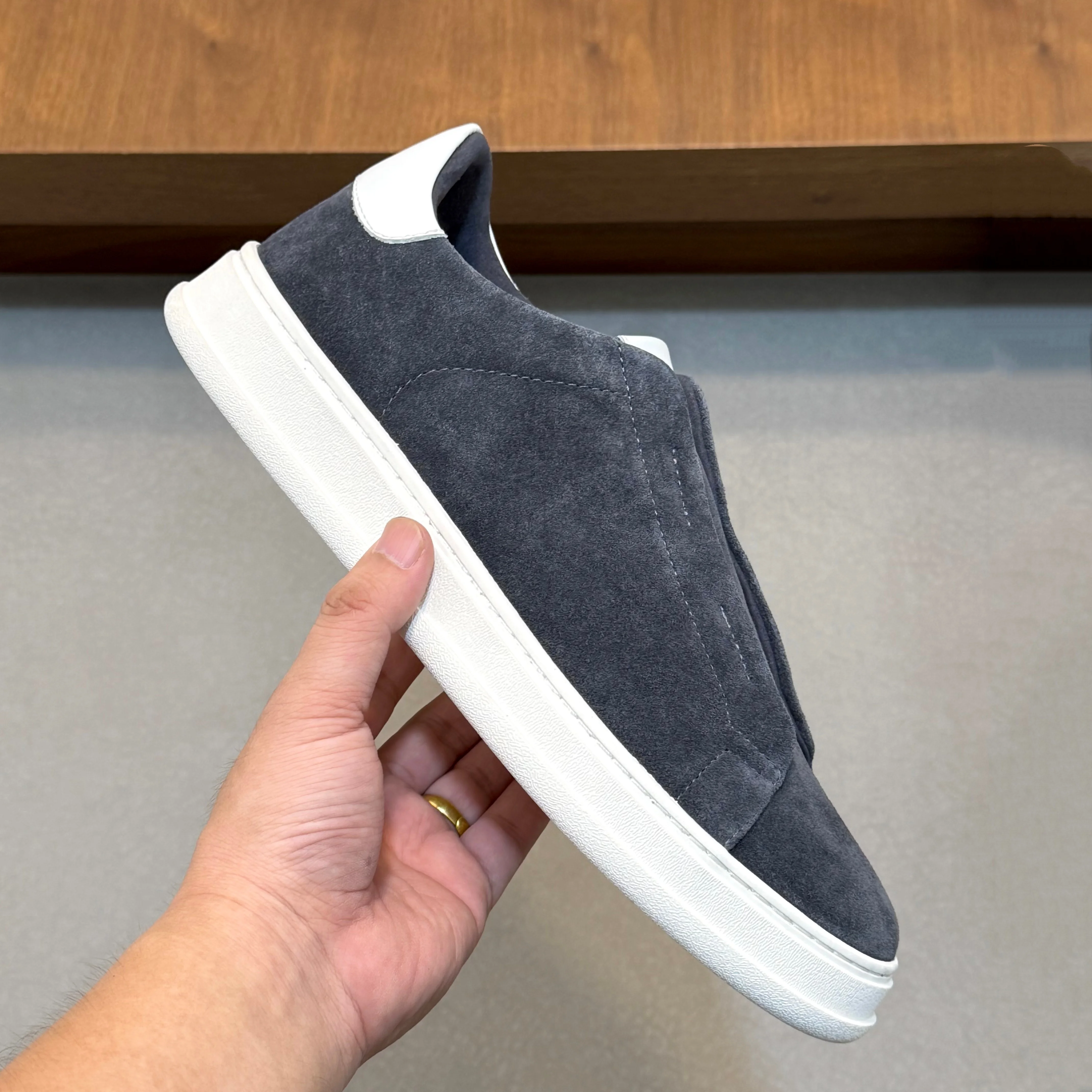 Luxury Suede 2026 New Sneakers for Men Minimalist Design Full Grain Cow Leather Slip On Loafers Comfortable Lightweight Non-slip