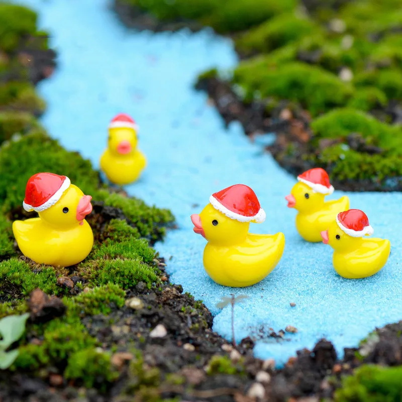 Mini Ducks with Christmas Hat, Resin Micro Landscape Decoration Accessories, Fairy Garden DIY, 5Pcs