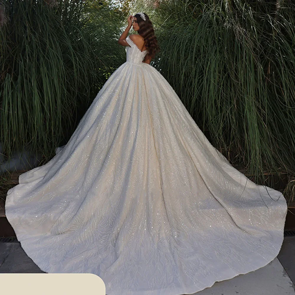 エレガントなスイートハートネックオフショルダーウェディングドレス、パールが輝くブライダルボールドレス、Aラインサテンウェディングドレス、カスタマイズ可能