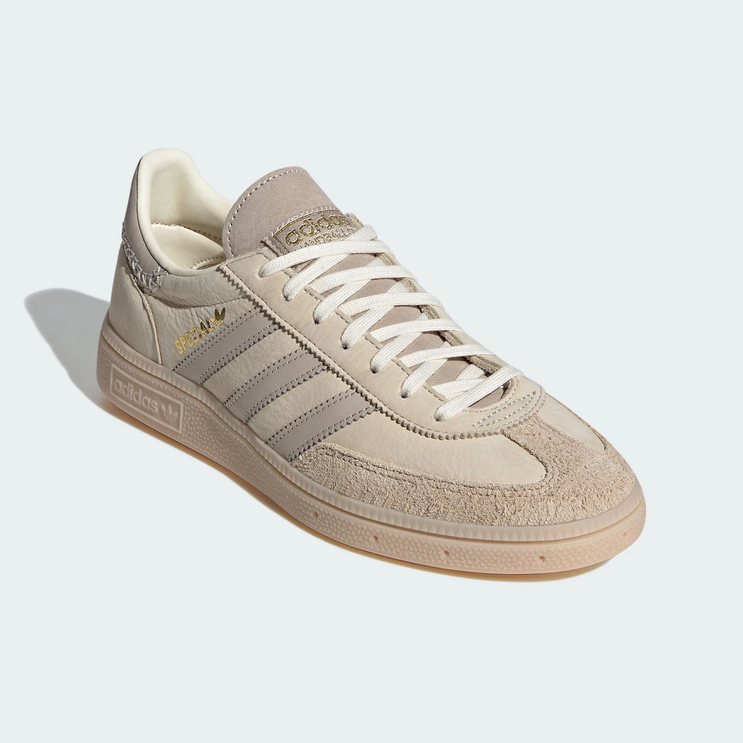 حذاء كرة اليد الكلاسيكي الرجعي للسيدات من Adidas Official Genuine Originals IE3699