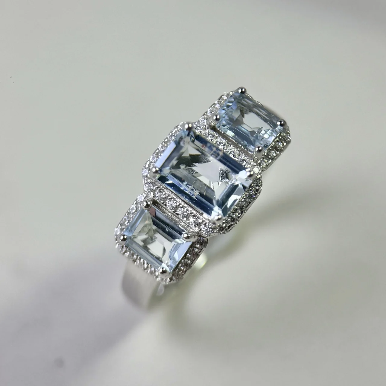 

HT25 Solid 925 Sterling Silver 0.83ct Natural Aquamarine Gemstones Rings for Male or Female's Classic Rings