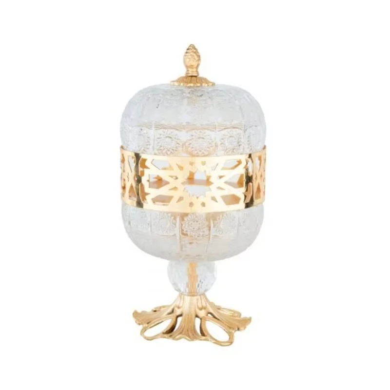مبخرة نحاسية ذهبية مع غطاء مزخرف وتصميم قاعدة بقاعدة أنيقة منقوشة بجسم كريستالي