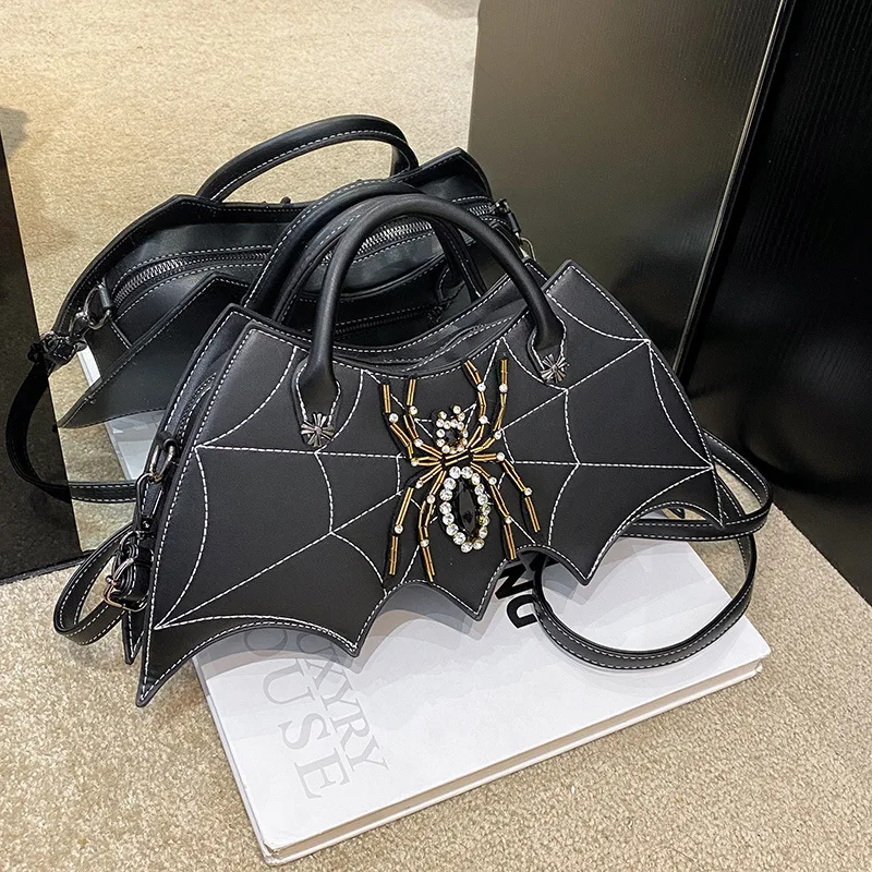 Halloween Party Crossbody Bag Goth Style Bat Shape Women Handbag and Purse Hand Bags Punk Designer Animal Shoulder Bag Clutch