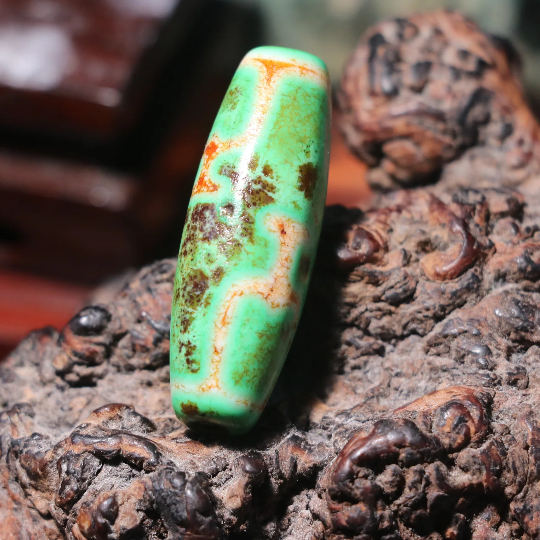 

LKbrother Talisman Treasure Ultra Magic Energy Tibetan Old Agate Green Color 4 Treasure Bottle Aquarius dZi Bead L