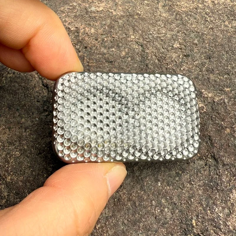 슈퍼 무제한 티타늄 합금 EDC 중공 멋진 자기 기계 금속 손가락 끝 푸시 플레이트 감압 데스크탑 장난감