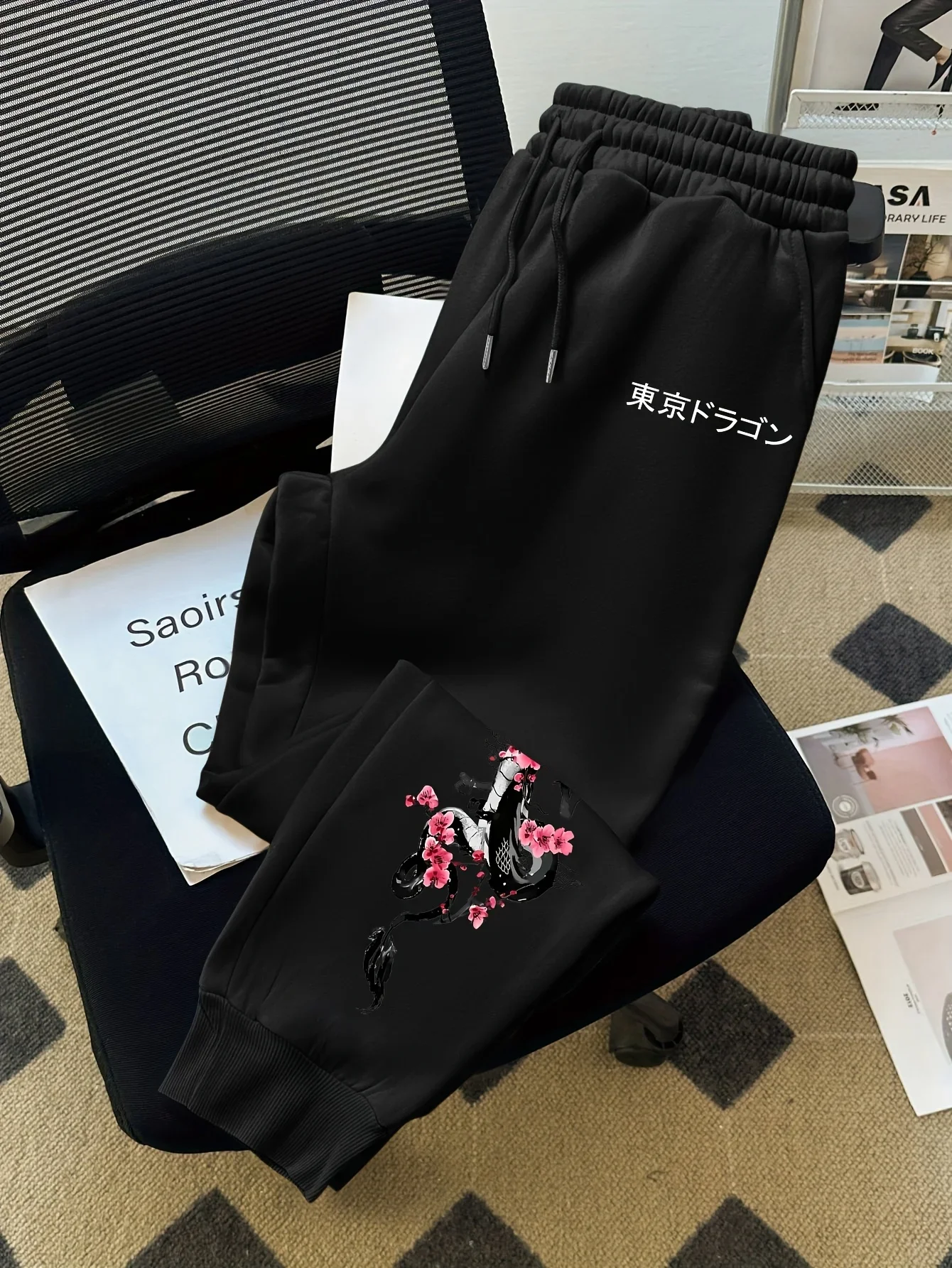 Mens Sweatpants Fit Joggers for Sports and Streetwear Loose Casual Pant Drawstring Multi-pocket Men Printed Long Pant