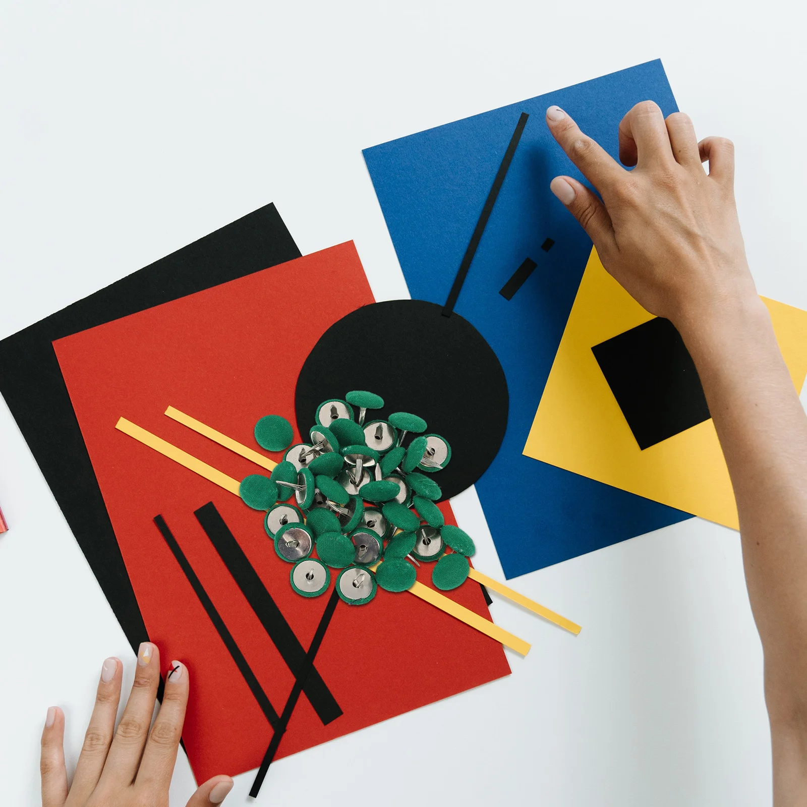 

50Pcs Two-Legged Nails Durable Solid Color Creative DIY Double-Legged Studs for Paper Crafts Scrapbooking Photo Ribbon Holding