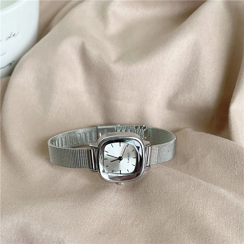 ساعة مربعة بسيطة - ساعة كوارتز بمينا صغير ريترو مع شبكة من الفولاذ المقاوم للصدأ، ساعة يد نسائية فاخرة
