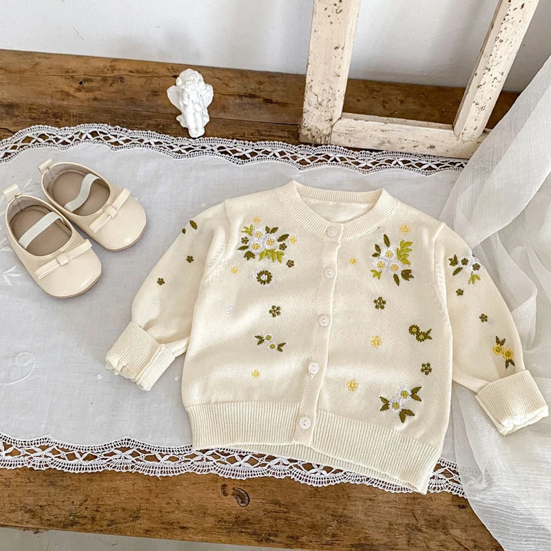 Autumn new baby clothing, 0-3 year old female baby top, all cotton knitted cardigan embroidered sweater small jacket