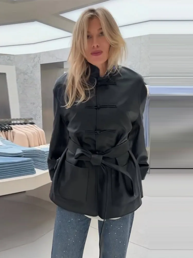 Damen Kunstlederjacken mit Stehkragen, Froschknöpfen und Gürtel, Streetwear, Langarm, Einreihig, Lockere Oberbekleidung – Detail 15