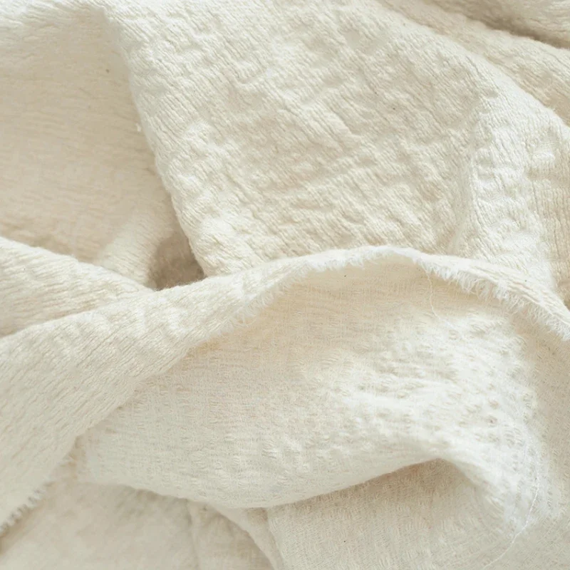 

Белоснежная морщинистая текстура, устойчивая к морщинам, подвесная пуховая верхняя одежда, брюки, дизайнерская ткань для одежды