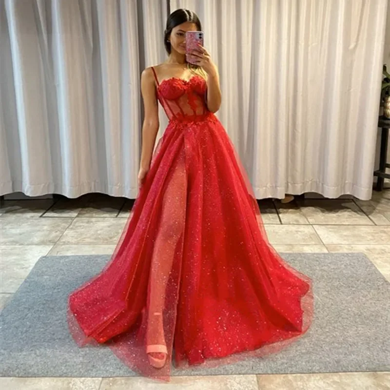 الساحرة الدانتيل الأحمر فساتين لحضور الحفلات الموسيقية الوهم سباركلي بلا أكمام فساتين السهرة الرسمية السباغيتي الأشرطة بوهو فستان الحفلات رداء دي سواريه