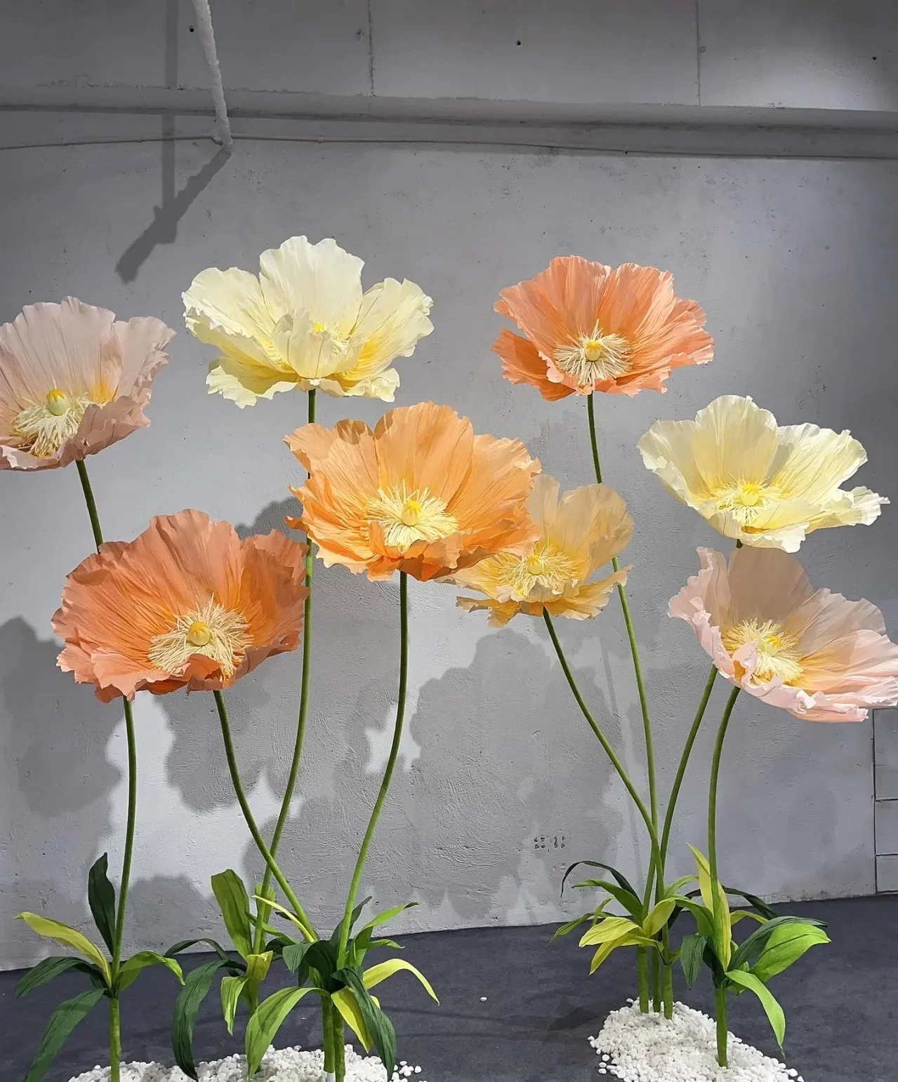 

Large Paper Flowers for Wedding Background Decoration, Floral Simulation Flowers, Champagne Colored Mesh, Red Flowers, 7 Large