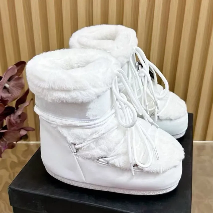 2026 new snow boots, women's midsole button, genuine leather, wool and thick fleece, Northeast cotton shoes trend