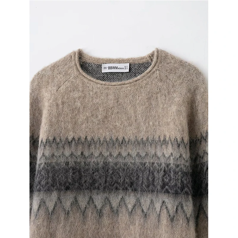 سترة نسائية بلوفر 2025 خريف وشتاء موضة جديدة بأكمام طويلة مطبوعة سترة نسائية بلوفر أنيق عالي الشارع