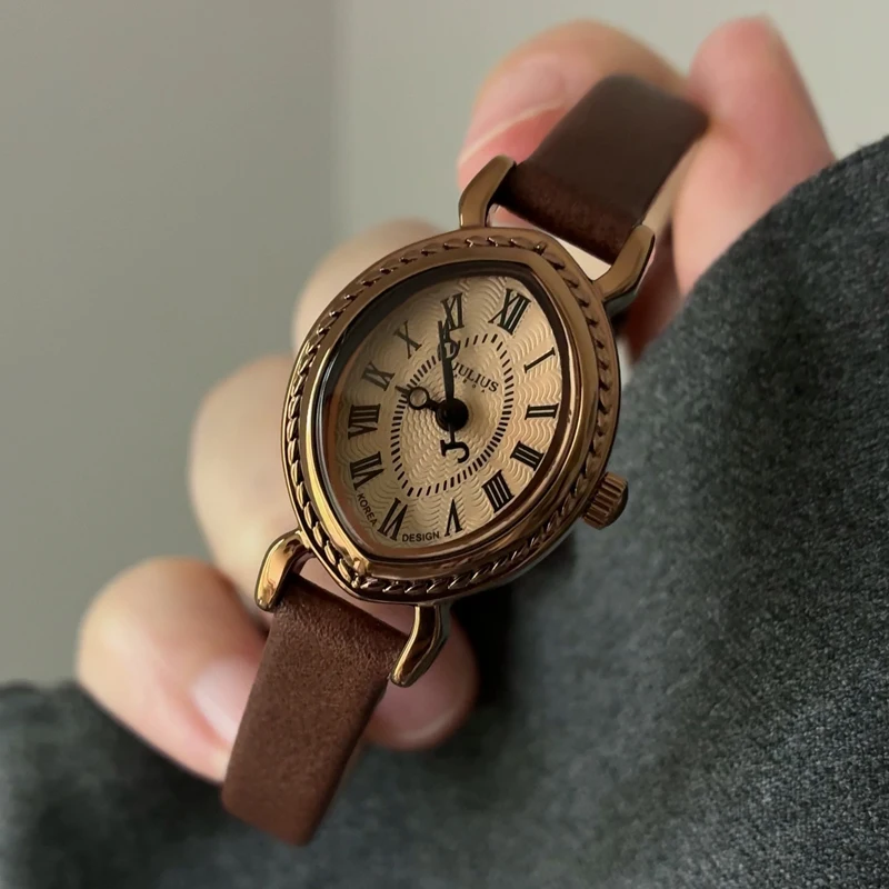 

2026 New Korean Style Retro Small Dial Fashionable And Simple Student Watch For Women, Elegant Women'S Wristwatch Gift