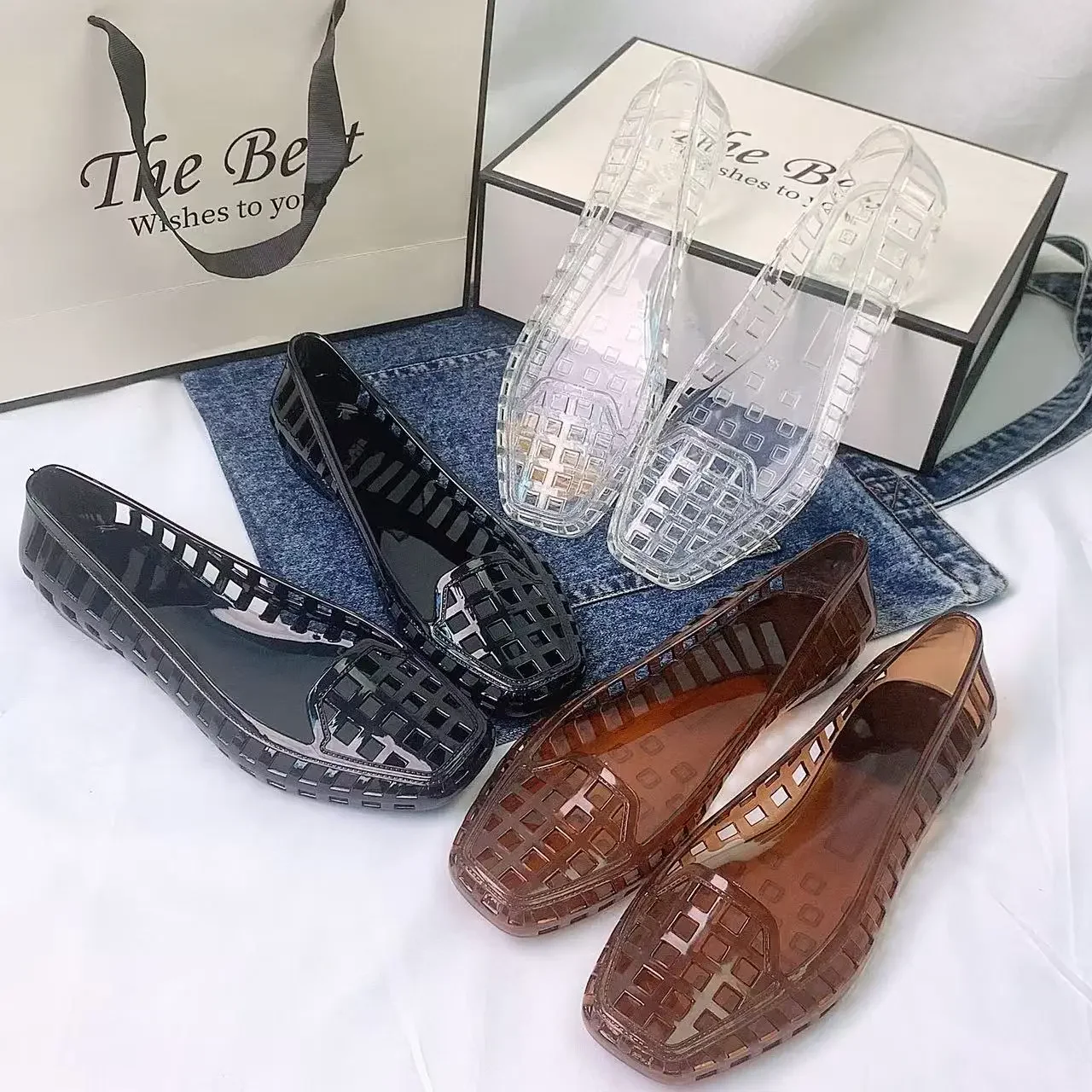 Neue koreanische transparente Kristall-Damenschuhe, geschlossene hohle Sandalen, weiche und modische rutschfeste Pantoffeln. – Detail 1