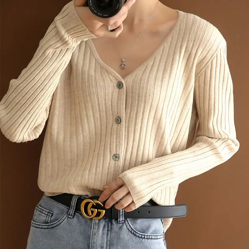 2023 Spring and Autumn Women\'s V-neck Button Cardigan Loose Knitted Solid Color Casual Fashion Elegant Commuter Long Sleeve Tops