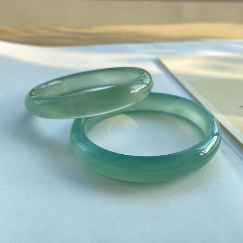 

Natural Ice Oil Green Agate Bracelet, Women's Literary and Fresh Jade Bracelet