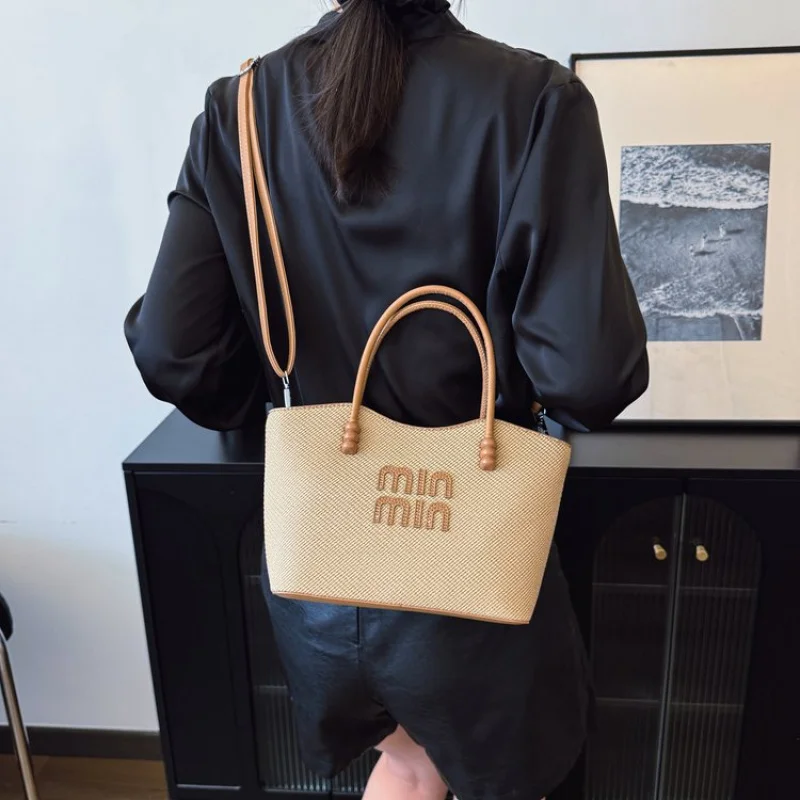 

Fashionable Commuter Bag For Ladies With Laptop Compartment For Work And School Travel Needs