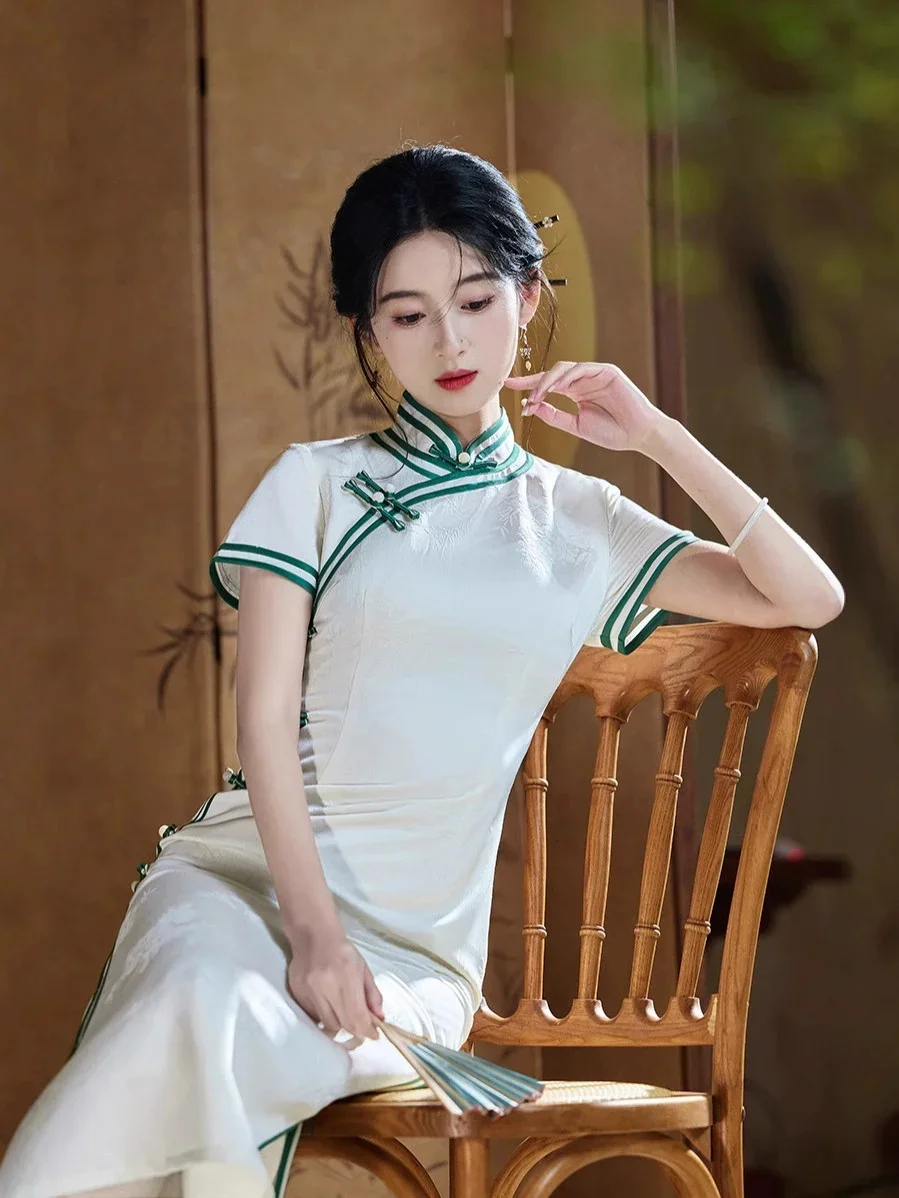 

Новый весна/лето 2025 улучшенный Cheongsam Young с восемью пуговицами в китайском стиле улучшенный Cheongsam для девочек Qipao