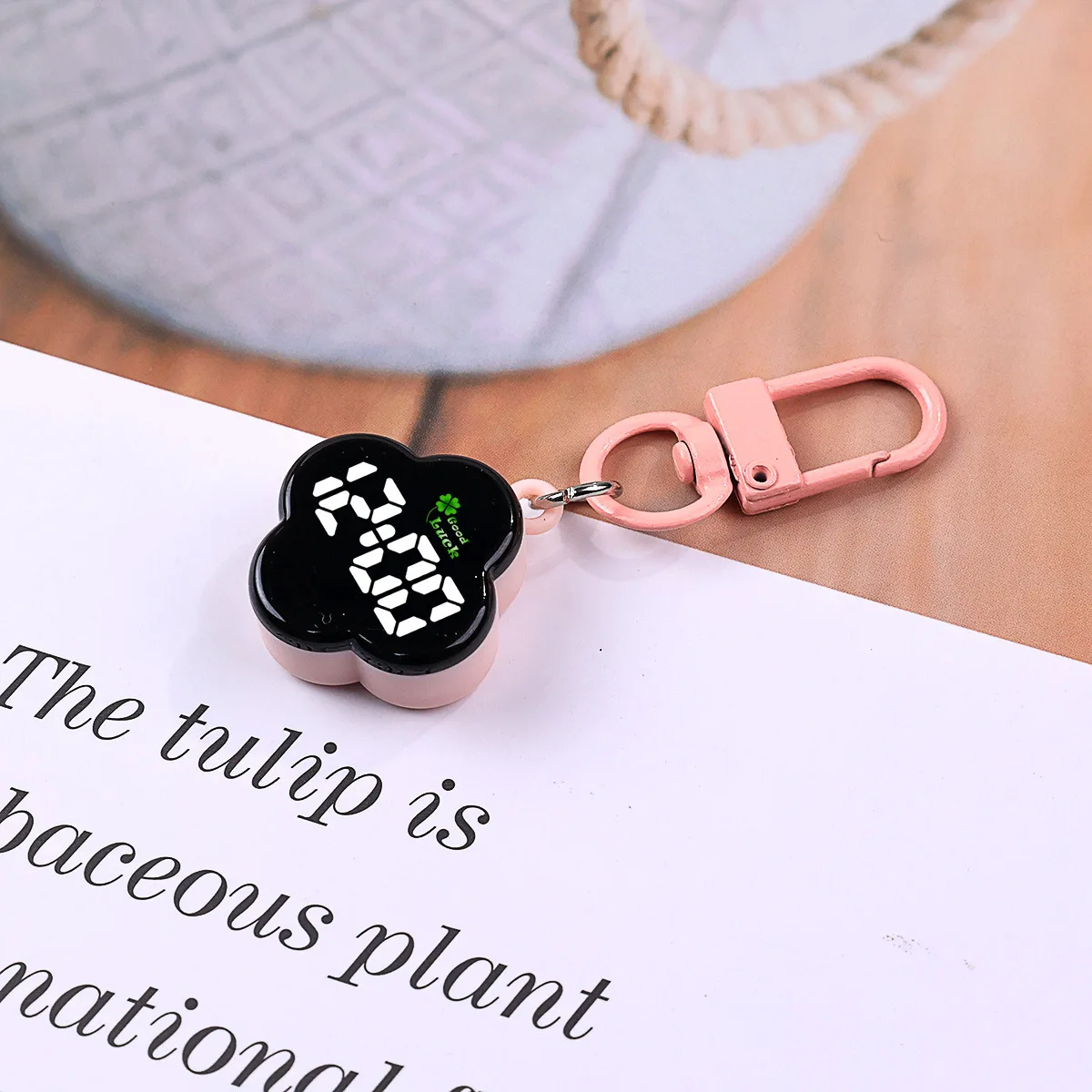 New Clover Key Children's Electronic Watch Bag Pendant Watch Student Cute Hanging Watch