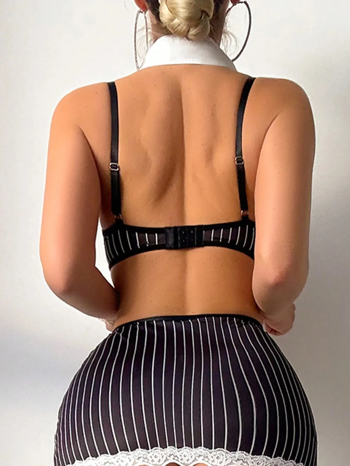 엘로레이스 할로윈 란제리 섹시 여성 학생 코스프레 브라 스커트 끈팬티 3종 세트 (칼라&스타킹 포함) 오피스룩 스트라이프 순수한 매력