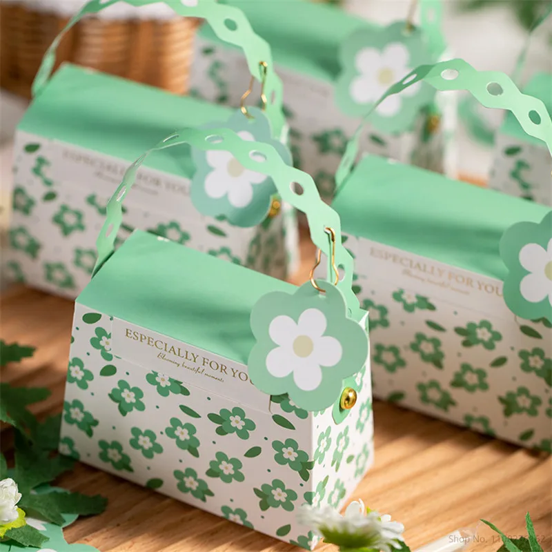 50pcs Green Flower Box for Wedding Party Souvenirs Communion Details for Guests Gift Cardboard Handle Chocolate Bags