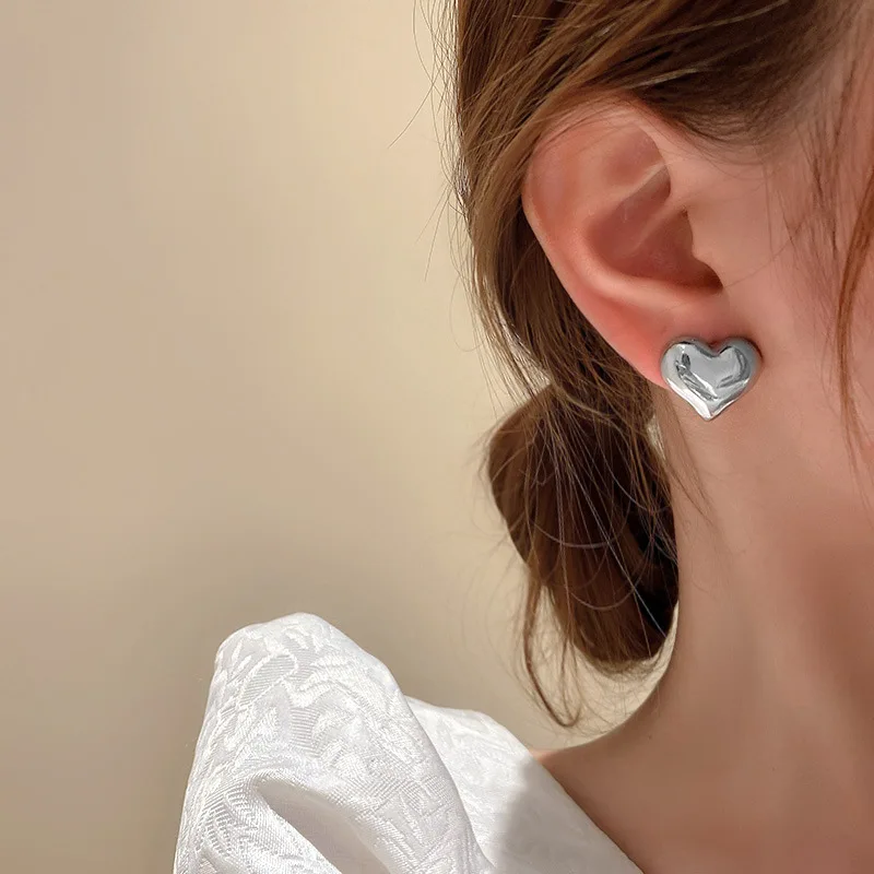 Cubic Gold Silver Color Heart Metal Stud Earrings for Women Simple Fashion Personality Temperament Versatile New in Ear Jewelry