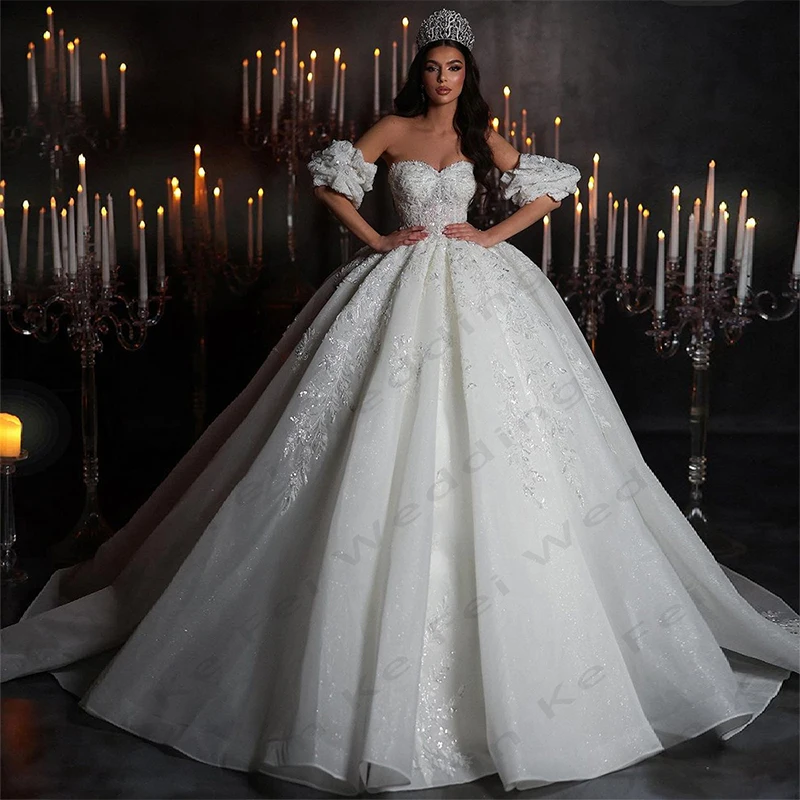 Abiti da sposa Sexy con spalle scoperte bellissimi abiti da sposa in stile principessa soffici con applicazioni squisite in raso senza schienale 2024