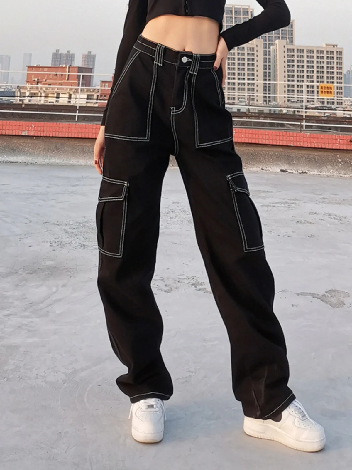 بنطلون جينز نسائي بخصر عالٍ وساق مستقيمة، ملابس عمل كاجوال بتصميم بسيط وأسلوب الشارع، مصنوع من مواد أخرى 00%، صيف 2023