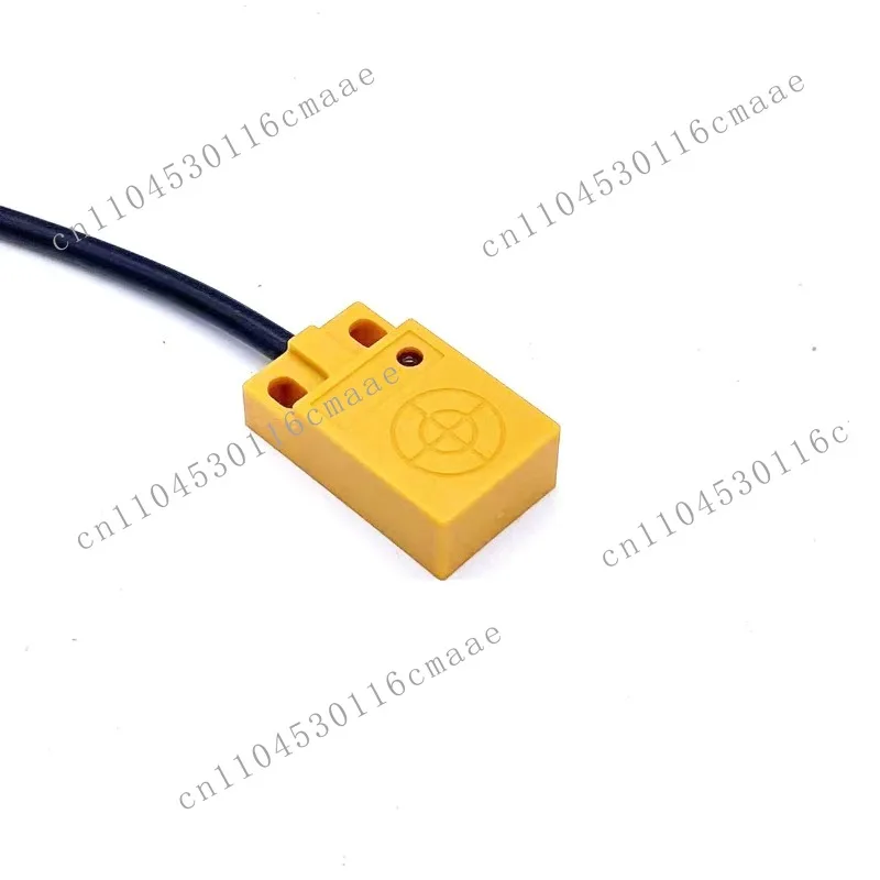 Small square proximity sensor 18 * 10mm IR18 rectangular sensing metal sensor 5mm sensing distance Low cost proximity sensor