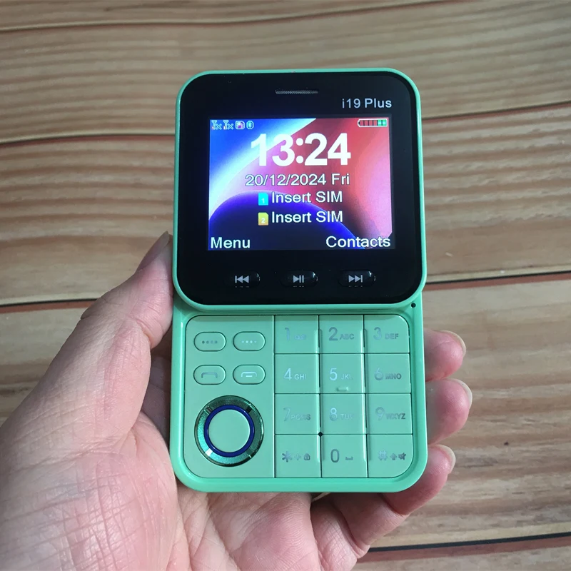 هاتف محمول I19 plus ثنائي الشريحة 2G GSM مع 90 °   مصباح يدوي لراديو FM منزلق جانبي دوار MP3 MP4 2.4 بوصة هاتف محمول صغير قابل للدوران