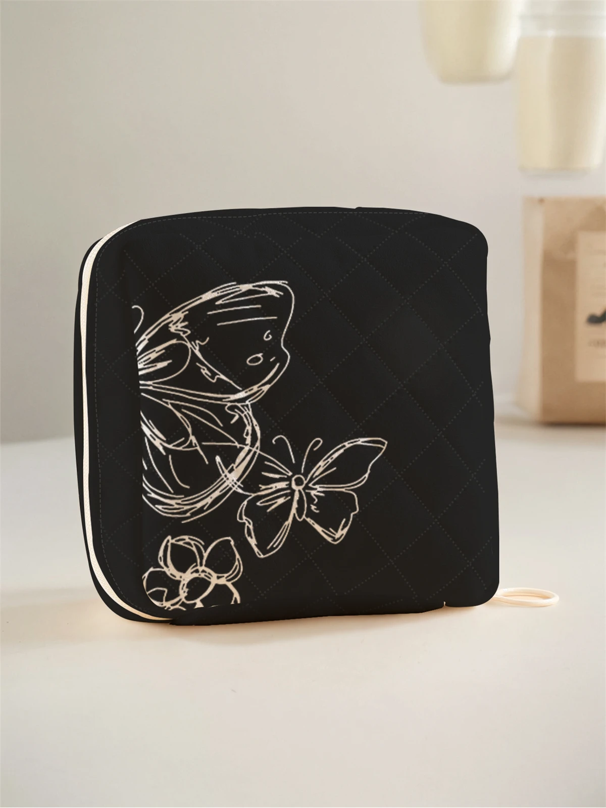 

1 портативная сумка для хранения гигиенических салфеток, изготовлена из узора бабочки и ромбовидного сетчатого материала, легкая женская сумка для салфеток