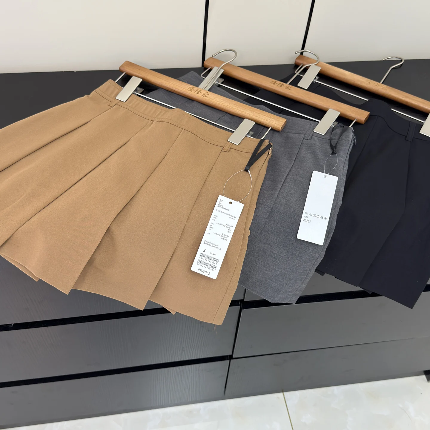 

High Waist A-Line Skirt Anti-Light Folding New Autumn 2025 Versatile Slimming ort Skirt Girl Sle Stand Fit