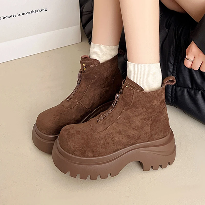 

Женские ботильоны на плоской подошве и платформе, замшевая модная модельная спортивная обувь, повседневные зимние женские ботинки, новинка 2025 года, уютные Mujer Chelsea Botas