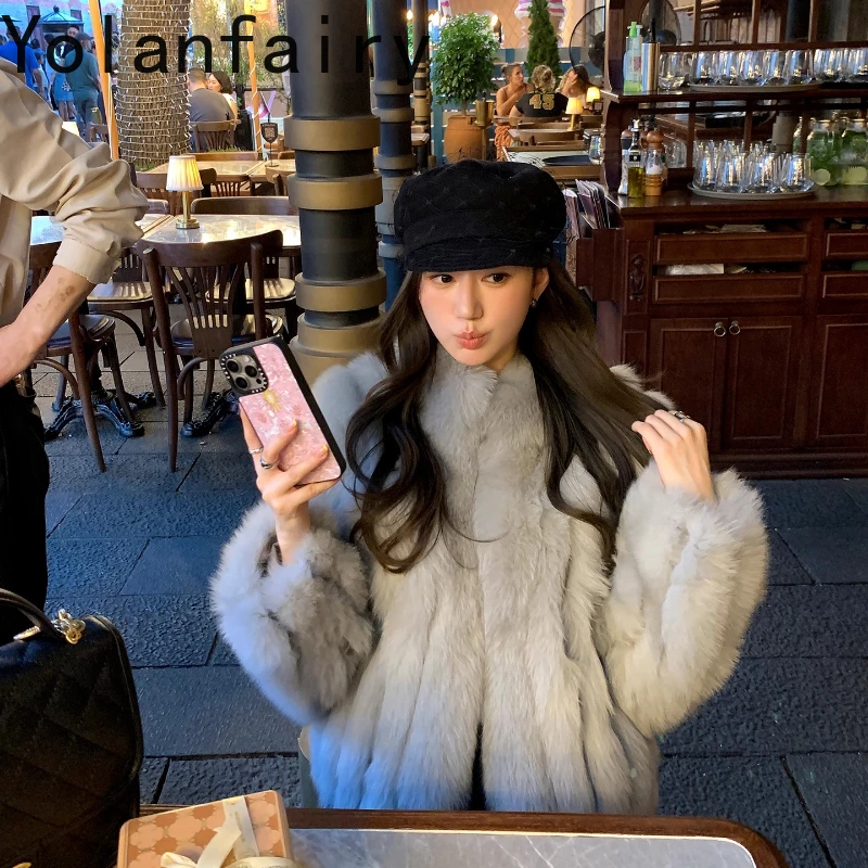 เสื้อโค้ทขนสุนัขจิ้งจอกแท้ YOLANFAIRY สำหรับผู้หญิง แฟชั่นฤดูหนาว ให้ความอบอุ่น ดูอ่อนเยาว์ เหมาะสำหรับใส่ไปทำงาน แจ็คเก็ตขนสุนัขจิ้งจอกแท้สุดหรู ปี 2025