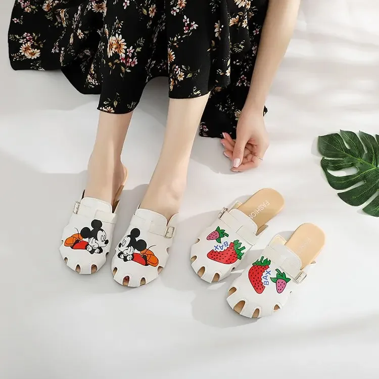 Disney cartoon Mickey slippers female summer new wild fashion beach shoes flat sandals students Baotou half drag