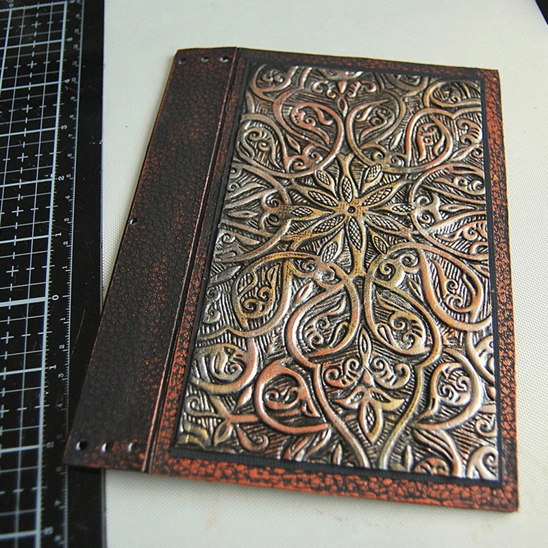 Tiefer 3D-geprägter Ordner mit silbernem Muster, Kunststoff-Bastelwerkzeug mit Blumenmuster, Retro-Thema, geeignet für DIY-Sammelalbum, Kartenherstellung,