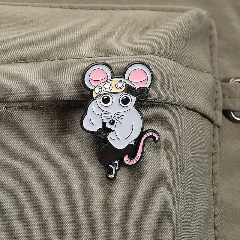 دبابيس الحيوان الكرتون مضحك الفأر الصغير شارات معدنية الهدايا الصغيرة بالجملة قبعة دبوس ظهره اكسسوارات دبابيس لحقائب الظهر