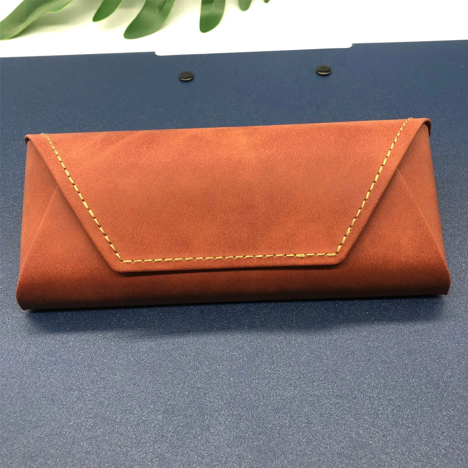 Étui à lunettes en PU et métal - Travel Accessories Ideas avis et prix