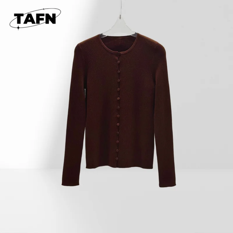 

Women's Retro Chic Cashmere Cardigan – Premium Quality for 2025 Casual Outings Luxurious Warmth for Casual SettingsAH1623