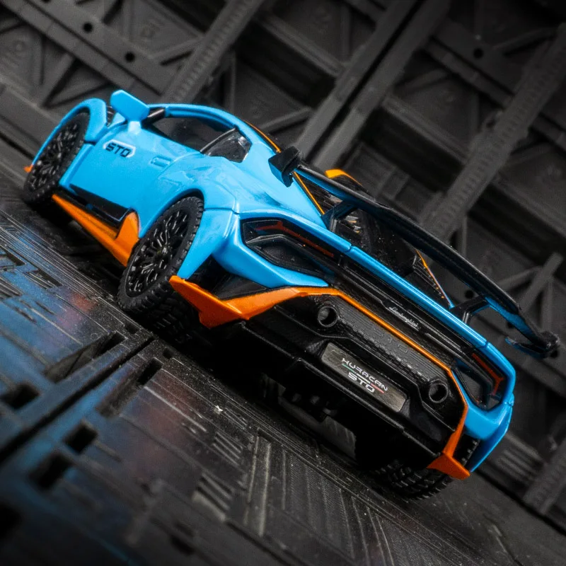 ราสตาร์ 1:32 แลมโบร์กินีเฮอริเคน STO รถรุ่นอัลลอยด์เสียงเด้งกลับและของเล่นซุปเปอร์คาร์แสงสามารถให้เป็นของขวัญให้เพื่อน