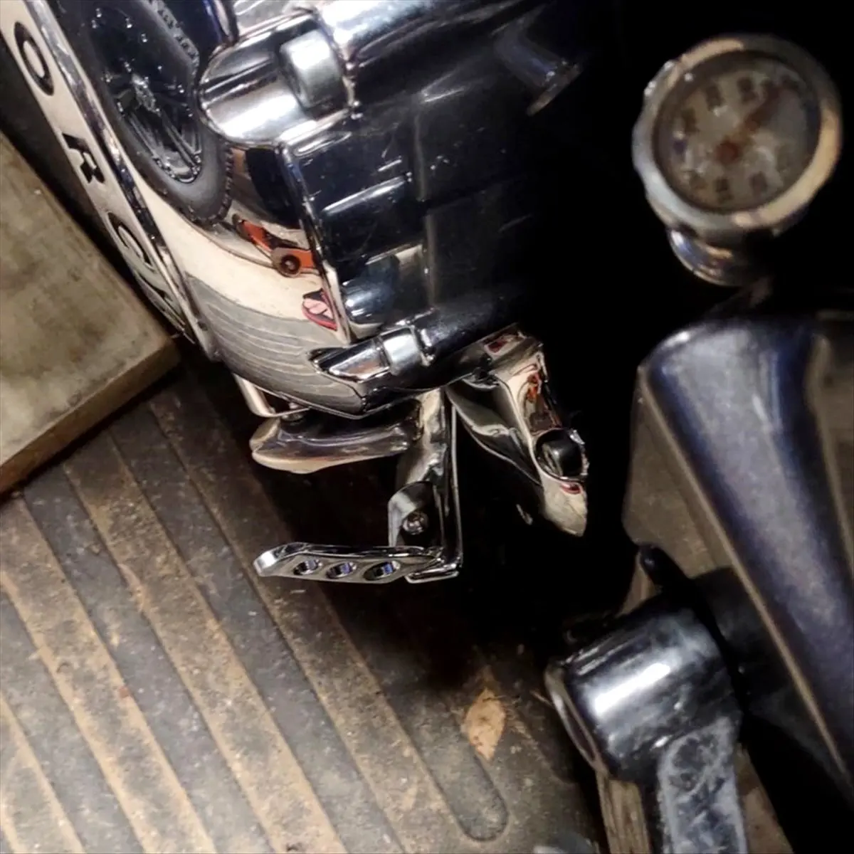 A23Z Motorcycle Foot Pedal Stand Kickstand Extension for Touring Road Street Glide FLHX FLHR CVO Ultra 1991-2022